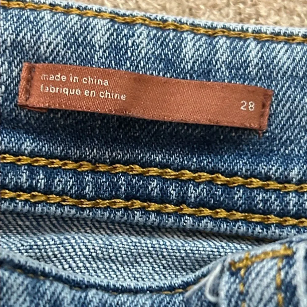 Anthropologie Pilcro Slim Boyfriend Crop jeans with colorful embroidered side 28